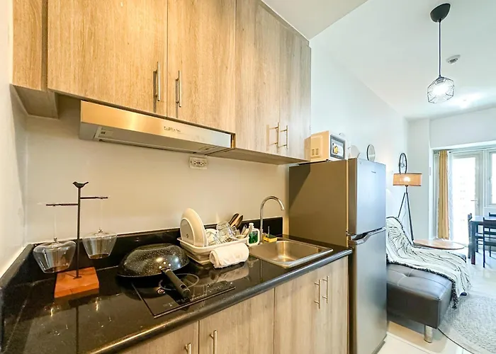 Gemstonebr In Smdc Coast Residences Apartment *
