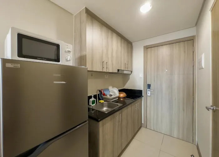 Gemstonebr In Smdc Coast Residences Apartment Manila
